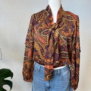 Dreamy 70s boho paisley tie neck